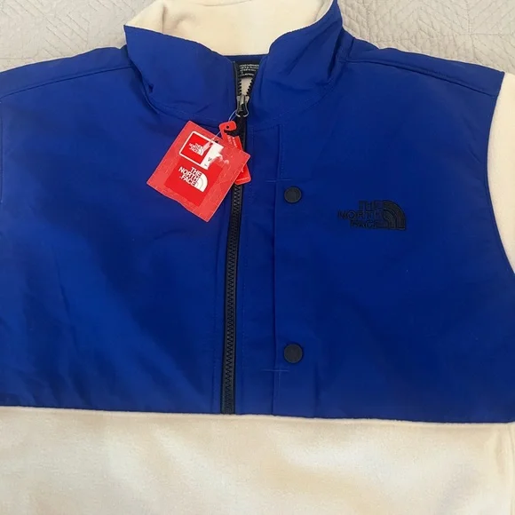 The North Face Blue and White Fleece Jacket - Picture 3 of 8